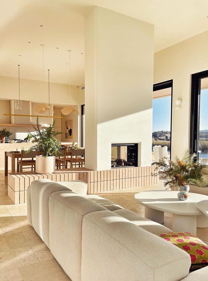 Cloud Dancer, a cor do ano de 2026 na arquitetura: como usar com personalidade e Terrazzo