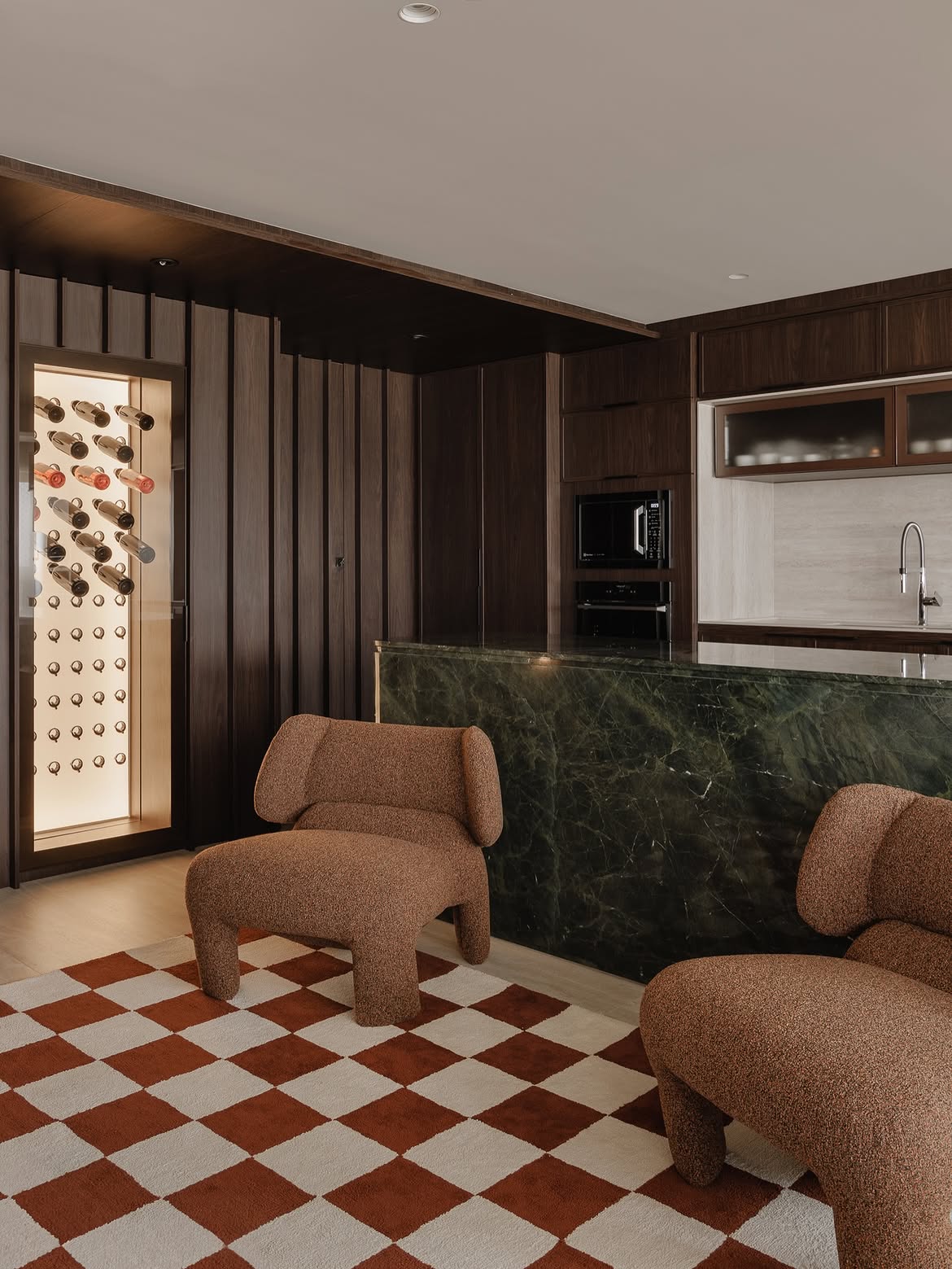 Arquitetura com Personalidade: Por que o Material Certo Muda Tudo