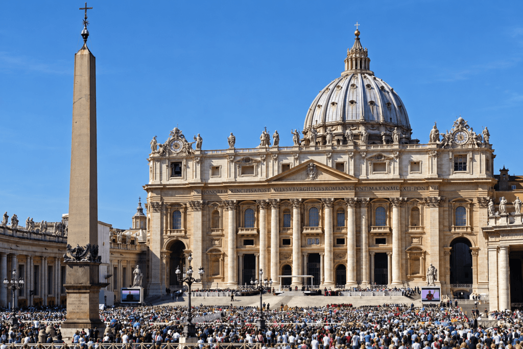 Obelisco da Basilica do Vaticano com Travertino